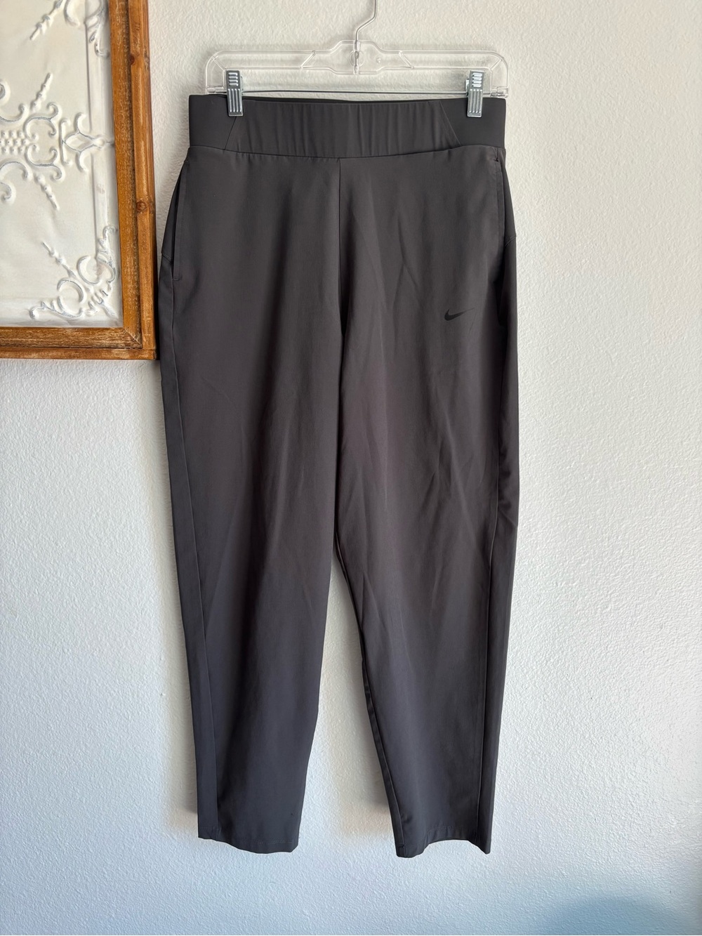 Nike Women’s Size Large Dark Gray Charcoal Athletic Pants Dri-Fit Casual joggers